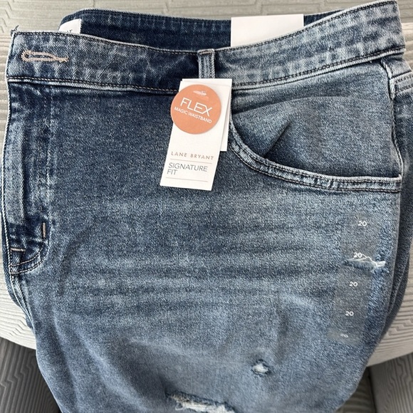 NWT Lane Bryant Distressed/Frayed Boyfriend Mid Rise Bermuda Shorts. Size 20 - Picture 2 of 15